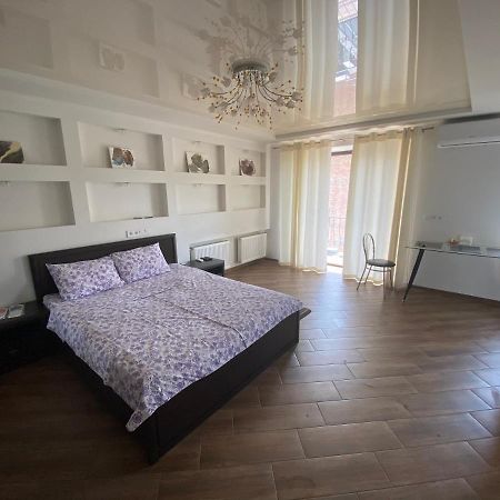 1-Room Studio Center Tcherkássi Exterior foto