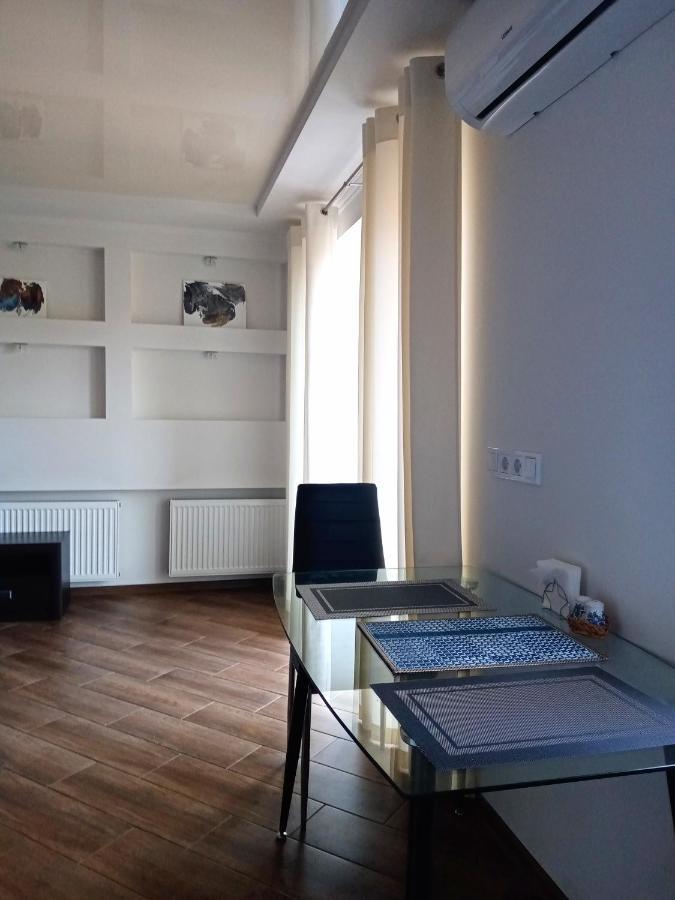 1-Room Studio Center Tcherkássi Exterior foto