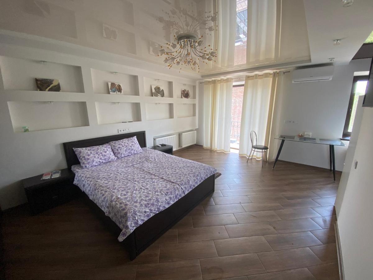 1-Room Studio Center Tcherkássi Exterior foto